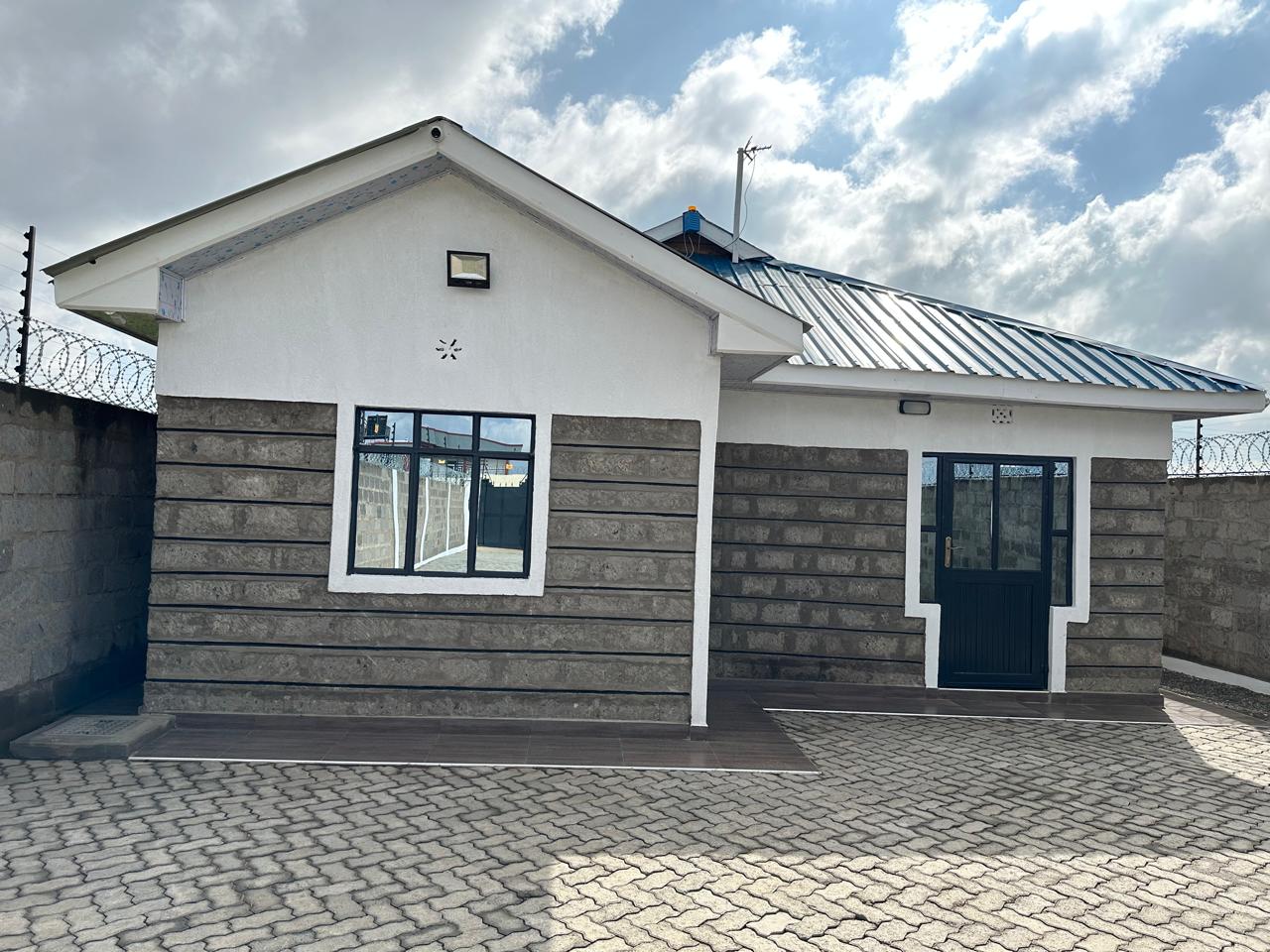 Experience Luxury Living: Discover luxurious three-bedroom mansions for rent in Chaka Town, Naromoru Kiamathaga. Fully furnished, spacious, and ideal for comfortable living. Rent for KES 100,000 per month. Contact us today!